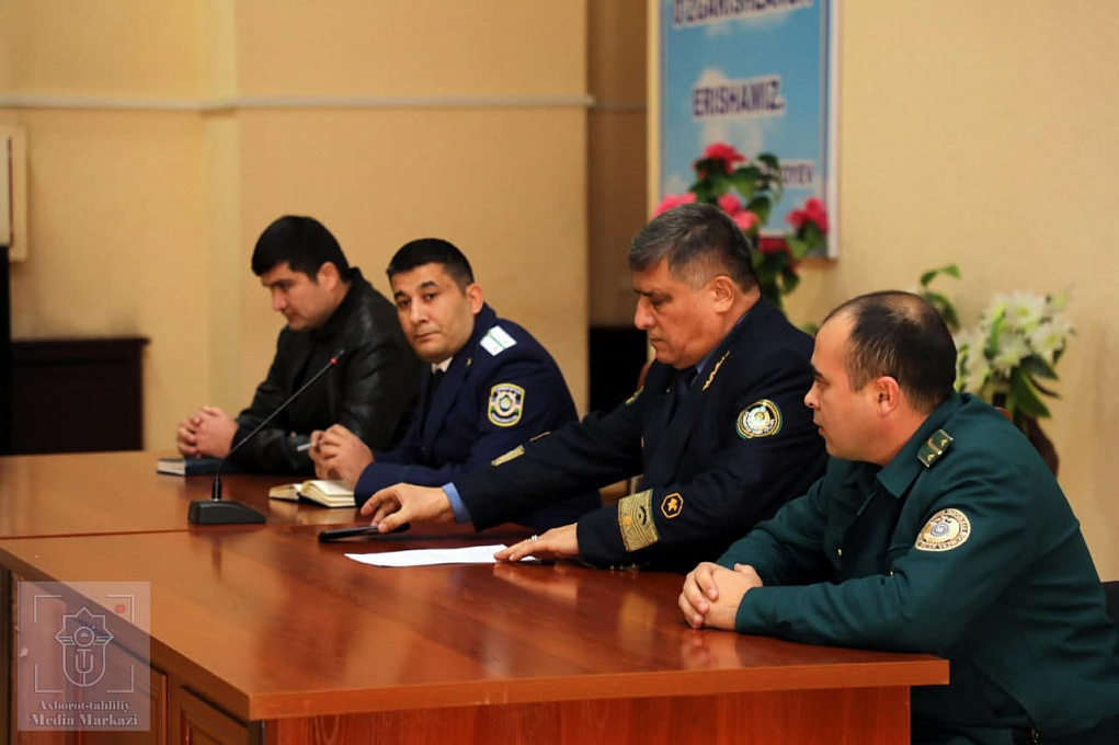 Ilmiy-amaliy konferensiya konstitusiya kuniga bagʻishlandi